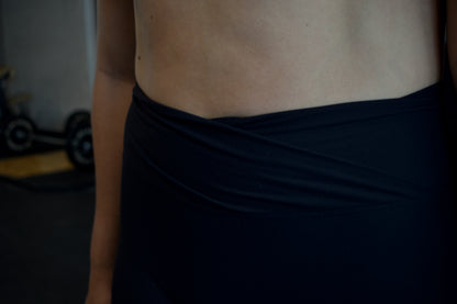 NOIR FLARE LEGGINGS